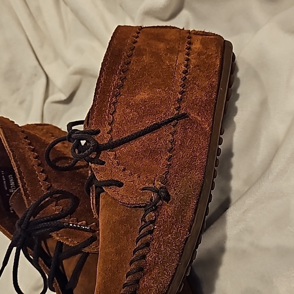 Minnetonka suede lace up moccasins womans size 7 good condition - Picture 8 of 8
